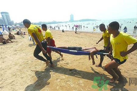 溺水怎么辦？溺水如何自救？