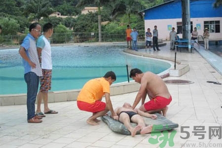 溺水怎么辦？溺水如何自救？