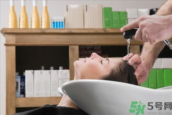女生天天洗頭好嗎？洗頭發(fā)的正確方法