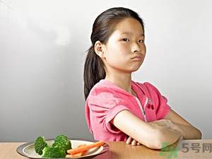 寶寶挑食不愛吃飯?jiān)趺崔k？寶寶挑食怎么辦？