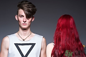 頭發(fā)染多了有什么危害？染什么顏色的頭發(fā)顯皮膚白？