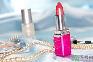夏天口紅怎么保存？夏天口紅能凍冰箱里嗎？
