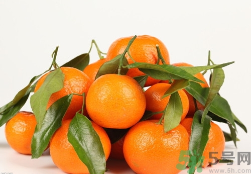 橘子沒熟能泡水喝嗎?橘子沒熟泡水喝會(huì)怎么樣