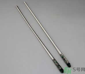 金屬筷子對(duì)人身體好不好？金屬筷子的優(yōu)缺點(diǎn)