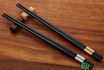 合金筷子用的什么材料？合金筷子和不銹鋼筷子哪個好？