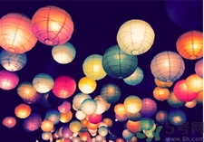 中秋要給領(lǐng)導(dǎo)送禮嗎？中秋給領(lǐng)導(dǎo)送禮要注意什么？