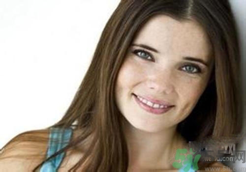 雀斑和黃褐斑的區(qū)別 雀斑和黃褐斑有什么不一樣？