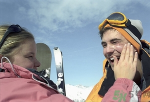 夏天涂防曬霜有用嗎？吃什么防曬又美白？