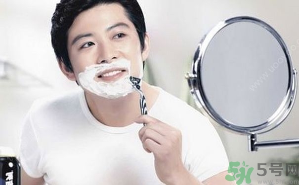 15歲男孩可以刮胡子嗎？15歲男孩經(jīng)常流鼻血怎么回事？