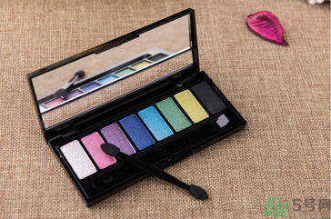 眼影里面的亮粉有害嗎？眼影里有滑石粉有害嗎？