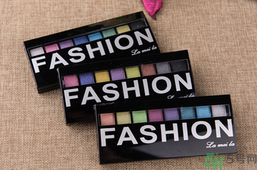 眼影里面的亮粉有害嗎？眼影里有滑石粉有害嗎？