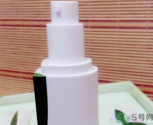 韓后茶蕊嫩白系列適合什么膚質(zhì)？韓后茶蕊baby白適合敏感肌嗎？