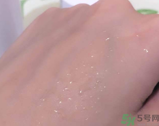 韓后茶蕊嫩白系列適合什么膚質(zhì)？韓后茶蕊baby白適合敏感肌嗎？