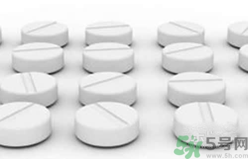 鈣片和維生素c可以一起吃嗎？鈣片和維生素一起吃好不好？