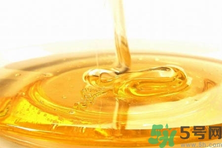 蜂蜜不能和什么一起吃？哪些人不能吃蜂蜜？