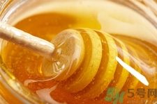 ?蜂蜜怎么吃才有營養(yǎng)？蜂蜜的鑒別方法是什么？