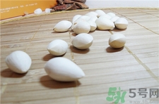 孕婦能吃白果嗎?孕婦吃白果對(duì)胎兒影響嗎? 孕婦能吃白果嗎?孕婦吃白果對(duì)胎兒影響嗎?