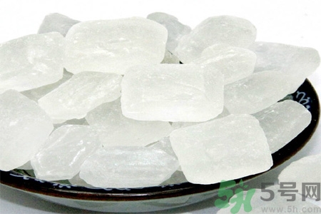 冰糖和白糖紅糖有什么區(qū)別？冰糖和普通糖有什么區(qū)別？