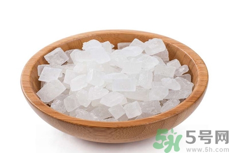 冰糖和白糖紅糖有什么區(qū)別？冰糖和普通糖有什么區(qū)別？