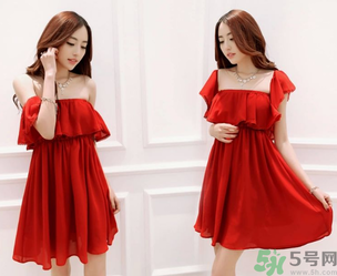 一字領的衣服怎么配內衣？一字領的衣服怎么穿內衣？