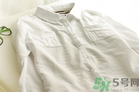 白衣服被染色怎么辦？衣服染色去除小竅門