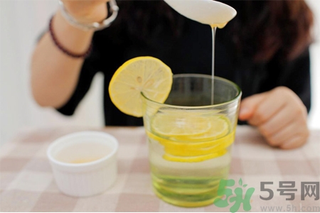 早晨空腹喝蜂蜜水好嗎？蜂蜜水什么時(shí)候喝好？