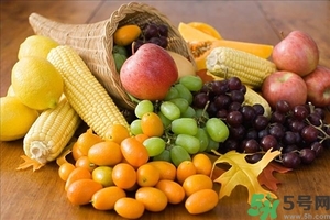 蘋果和玉米可以一起吃嗎？蘋果和玉米可以榨汁嗎？