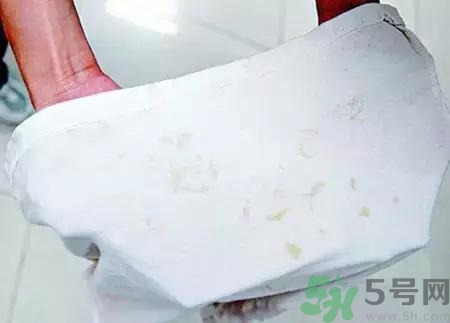 石榴水弄衣服上怎么洗？石榴汁怎么清洗？