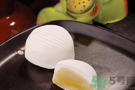 冰皮月餅的皮是什么做的?冰皮月餅的皮怎么做 冰皮月餅的皮是什么做的?冰皮月餅的皮怎么做