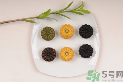 冰皮月餅的皮是什么做的?冰皮月餅的皮怎么做 冰皮月餅的皮是什么做的?冰皮月餅的皮怎么做