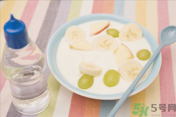 蘋(píng)果和酸奶能一起吃嗎？蘋(píng)果和酸奶能一起榨汁嗎？