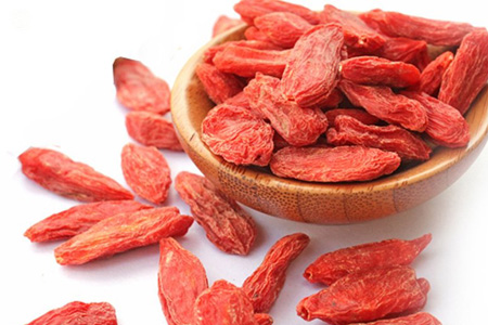 枸杞泡酒的配方是什么？枸杞泡酒需注意什么？