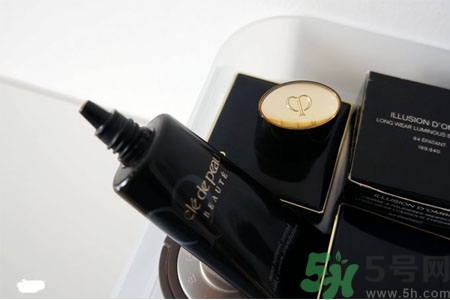 cpb新旋轉(zhuǎn)亮潤粉霜怎么樣？cpb新旋轉(zhuǎn)亮潤粉霜好用嗎？