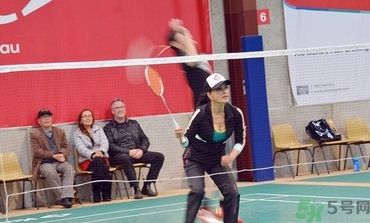 打羽毛球有什么好處？打羽毛球有什么壞處？