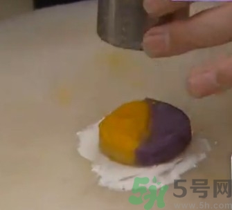 水晶月餅用的什么粉？水晶月餅的做法及配方