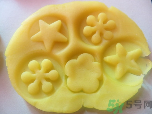 廣式月餅皮和餡的比例是多少?廣式月餅皮可以放多久 廣式月餅皮和餡的比例是多少?廣式月餅皮可以放多久