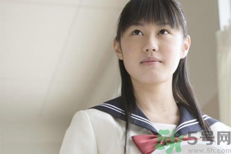 初中生女生的標(biāo)準(zhǔn)胸圍是多少？初中女生正常胸圍是多少？