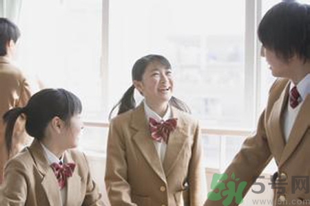 初中生女生的標(biāo)準(zhǔn)胸圍是多少？初中女生正常胸圍是多少？