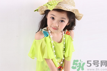 9歲女生的標(biāo)準(zhǔn)身高體重是多少？9歲女生正常身高體重是多少？