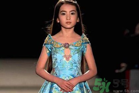 9歲女生的標(biāo)準(zhǔn)身高體重是多少？9歲女生正常身高體重是多少？