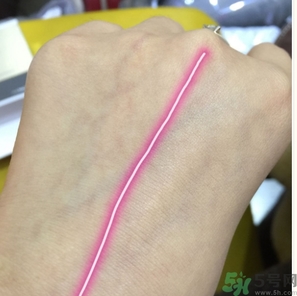 菲詩(shī)小鋪水光無(wú)瑕氣墊修顏乳怎么樣？菲詩(shī)小鋪氣墊cc好用嗎？