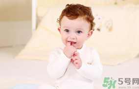 九月份出生的寶寶穿什么衣服？九月寶寶穿衣注意事項(xiàng)