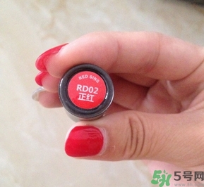 菲詩小鋪水墨絢染水潤(rùn)唇彩怎么樣？菲詩小鋪唇彩好用嗎？