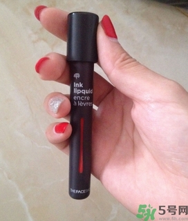 菲詩小鋪水墨絢染水潤(rùn)唇彩怎么樣？菲詩小鋪唇彩好用嗎？