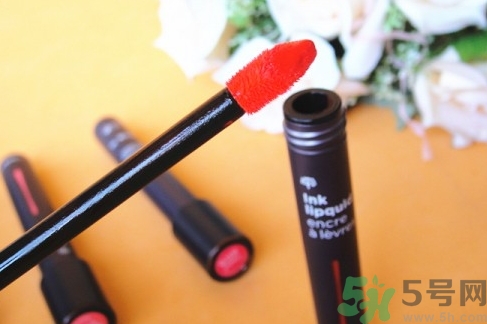 菲詩小鋪水墨絢染水潤(rùn)唇彩怎么樣？菲詩小鋪唇彩好用嗎？