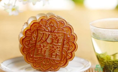 蓮蓉月餅的餡料是什么？蓮蓉月餅的餡料怎么做？