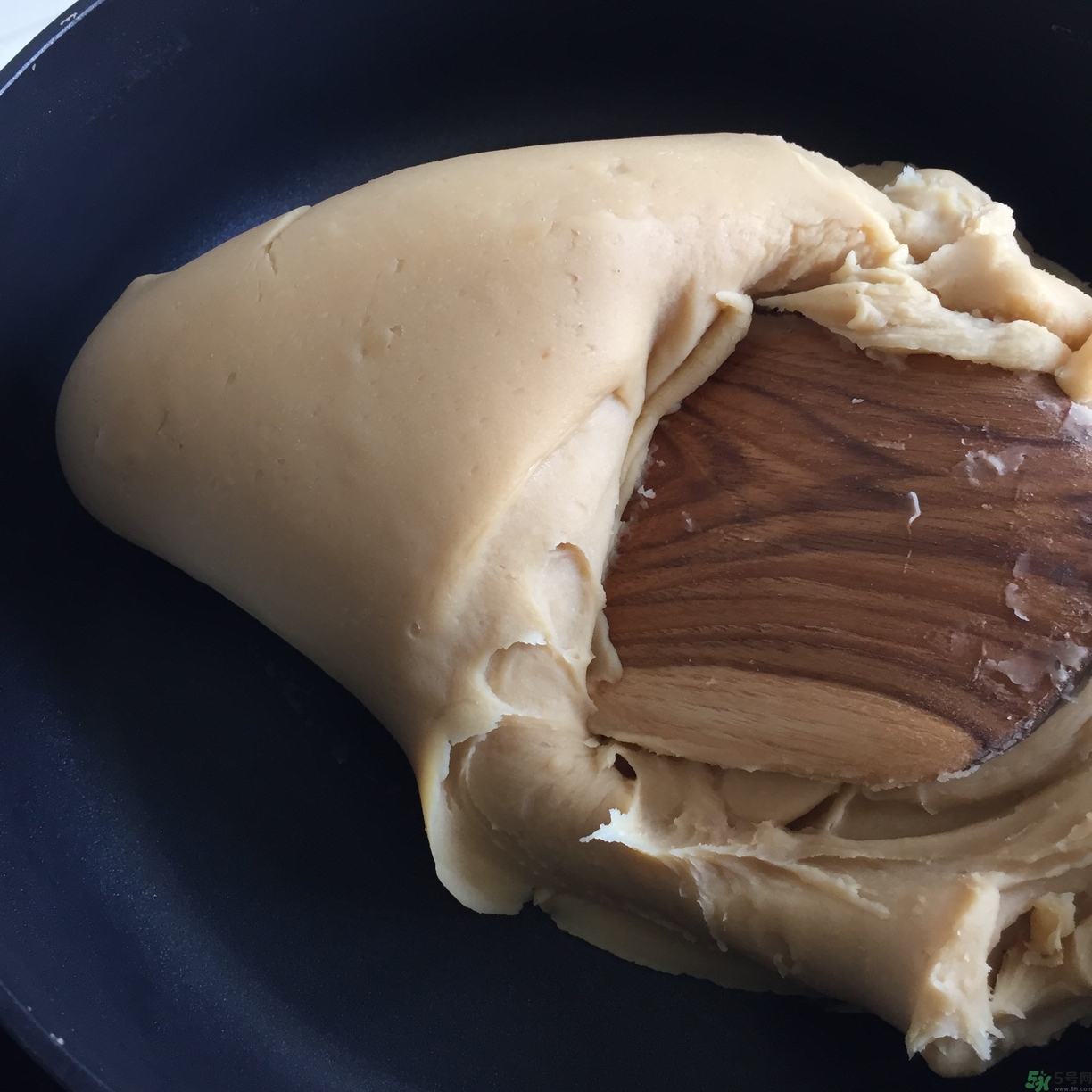 蓮蓉月餅的餡料是什么？蓮蓉月餅的餡料怎么做？