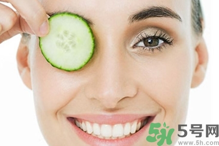 貼黃瓜片后要洗臉嗎？敷黃瓜片后需要洗臉嗎？