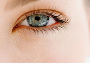 眼皮里長了個(gè)疙瘩是怎么回事?眼睛里長了個(gè)小白點(diǎn)怎么辦?