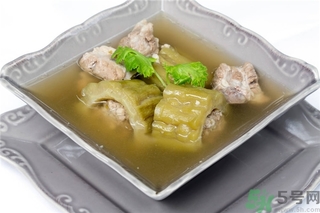 苦瓜汁可以敷臉嗎？苦瓜汁敷臉可以祛痘嗎